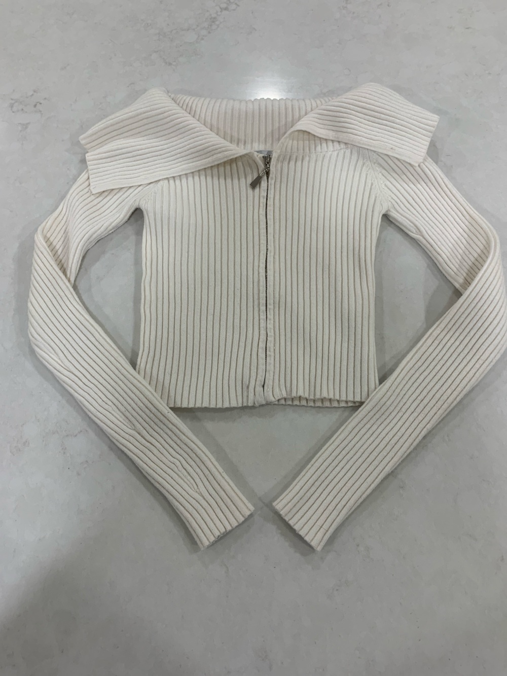 Bershka Ribbed Cream Zip-Front Cropped Cardigan